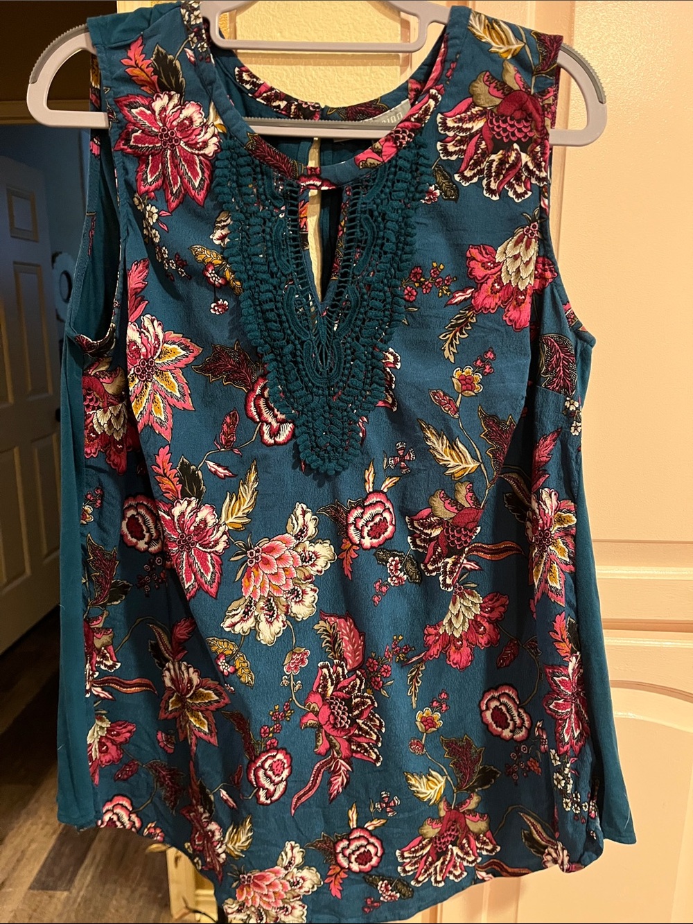 Daniel Rainn Teal Floral Crochet-Trim Sleeveless top